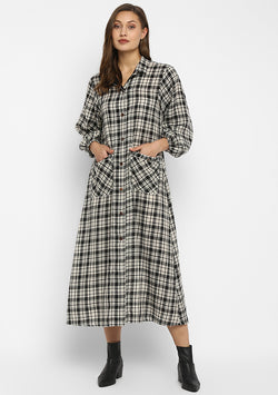 Flannel Long Black and White Checked Dress With Pockets and Wooden Buttons